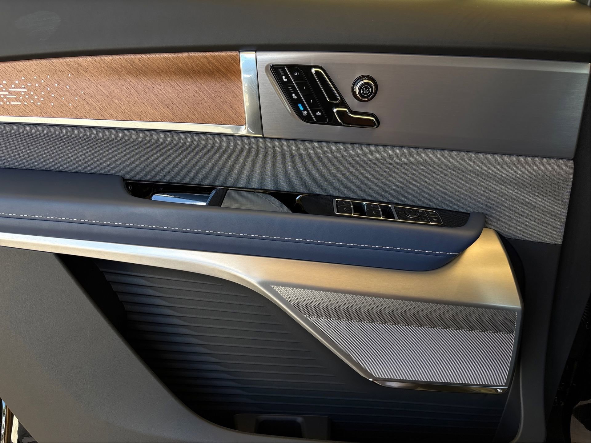 New 2026 Cadillac Vistiq Premium Luxury image 19