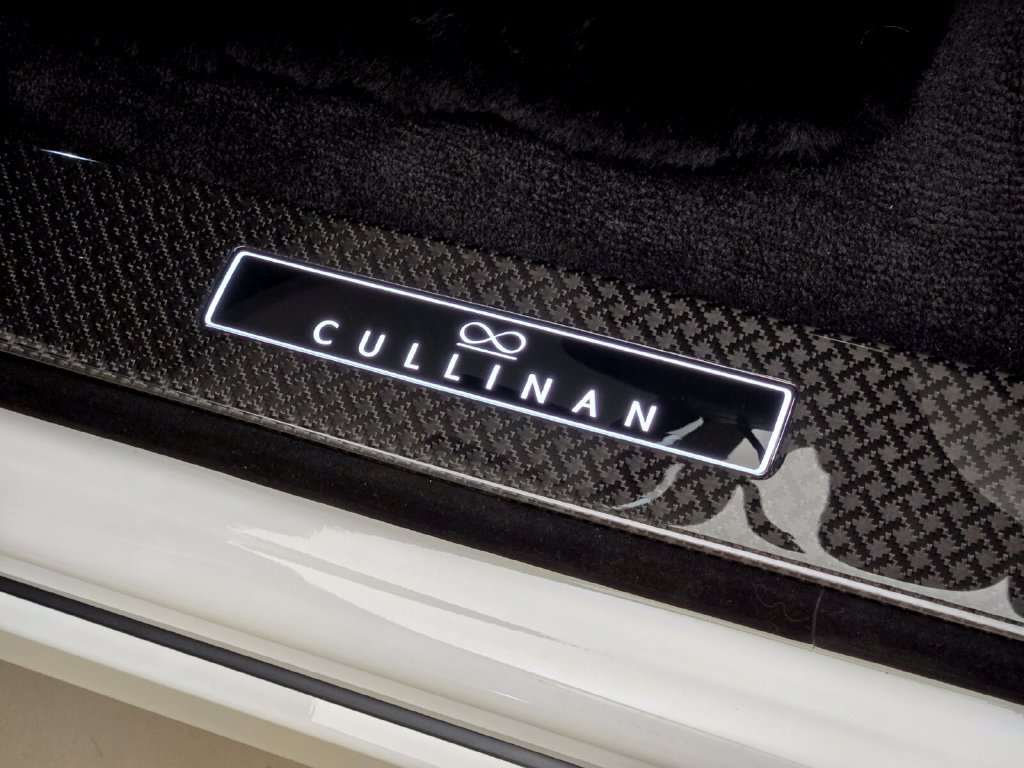 New 2027 Rolls-Royce Cullinan Black Badge AWD/4WD image 34