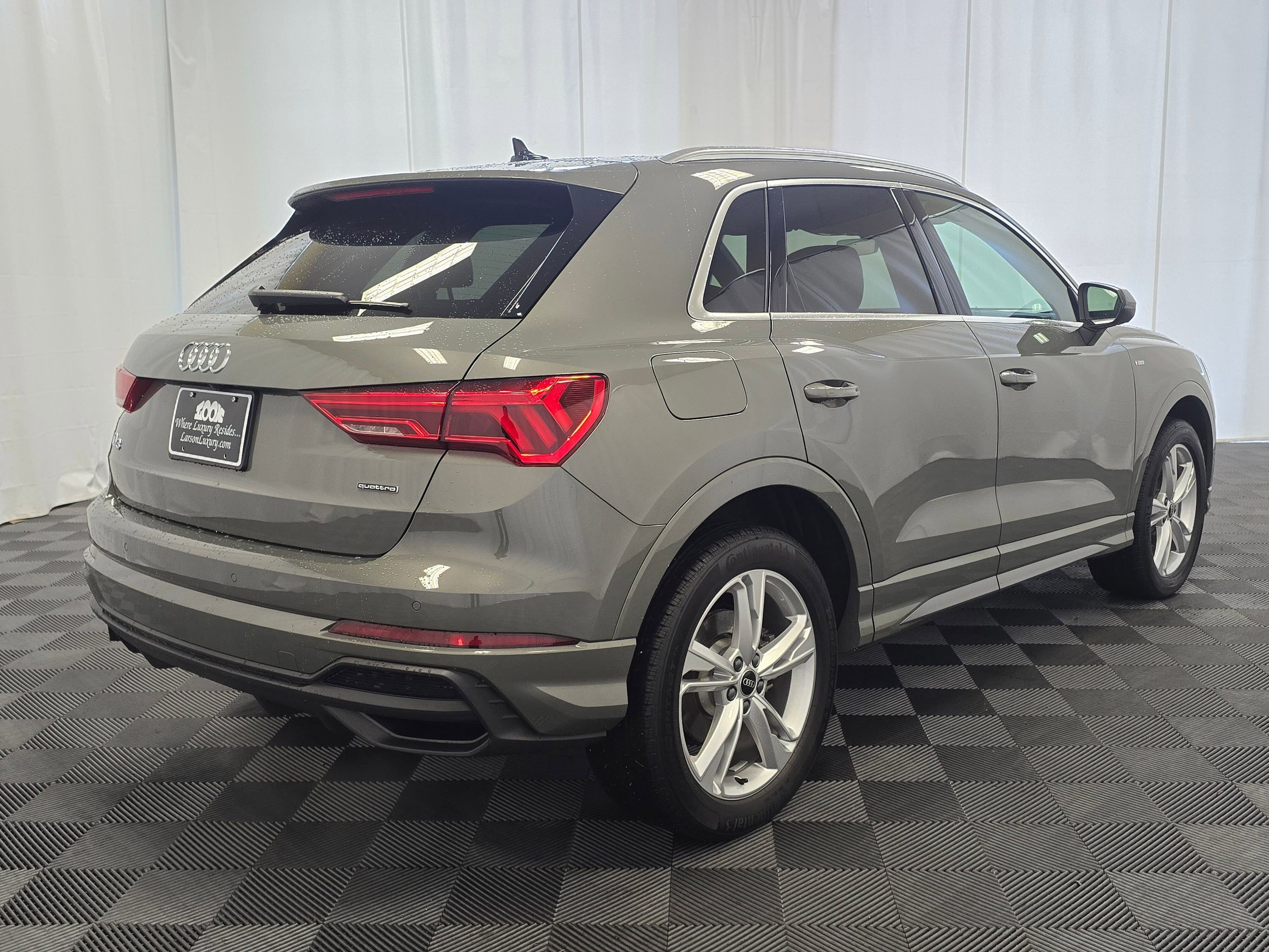 Used 2023 Audi Q3 2.0T Premium Plus w/ Premium Plus Package image 6