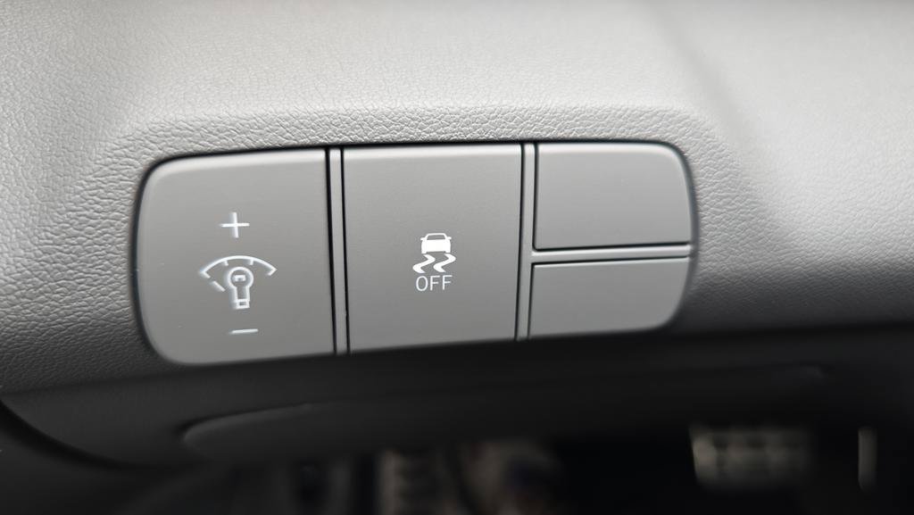 New 2026 Hyundai Elantra Sport FWD image 10