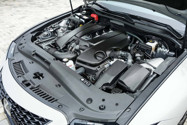 Used 2025 Lexus IS 500 w/ F-Sport Performance RWD image 17