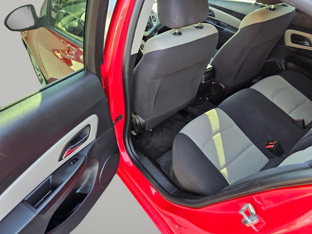 Used 2015 Chevrolet Cruze LS image 19