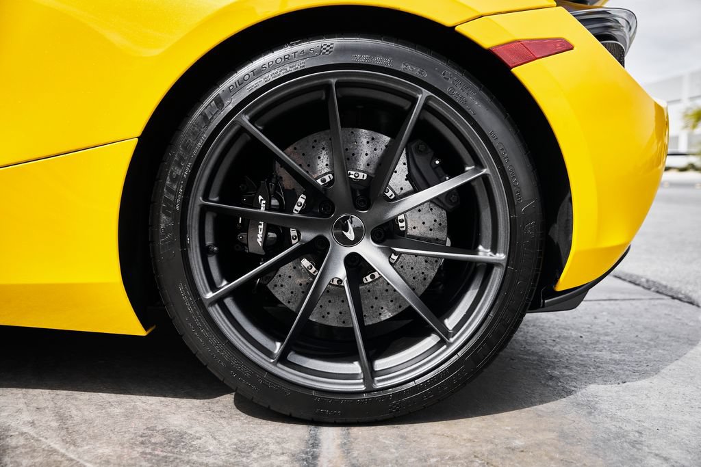 Used 2021 McLaren 720S Luxury RWD image 22