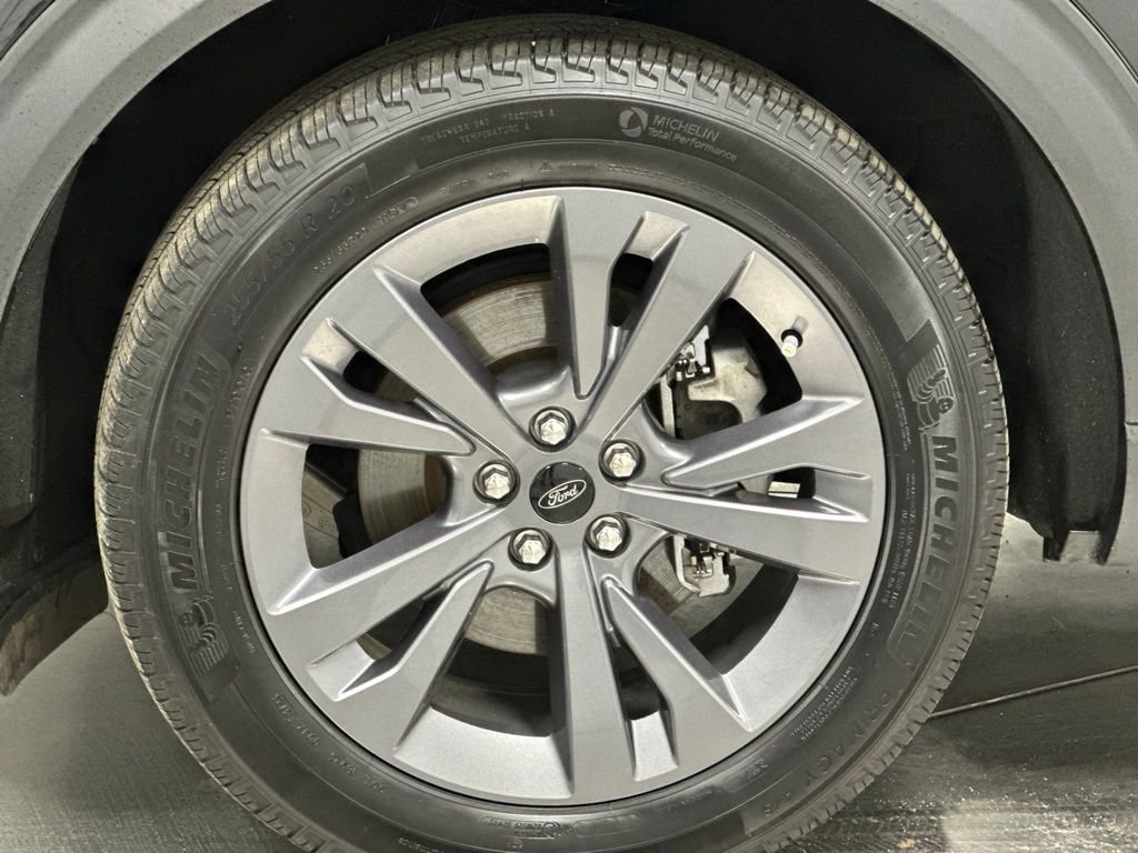 Used 2023 Ford Explorer XLT w/ Equipment Group 202A image 28