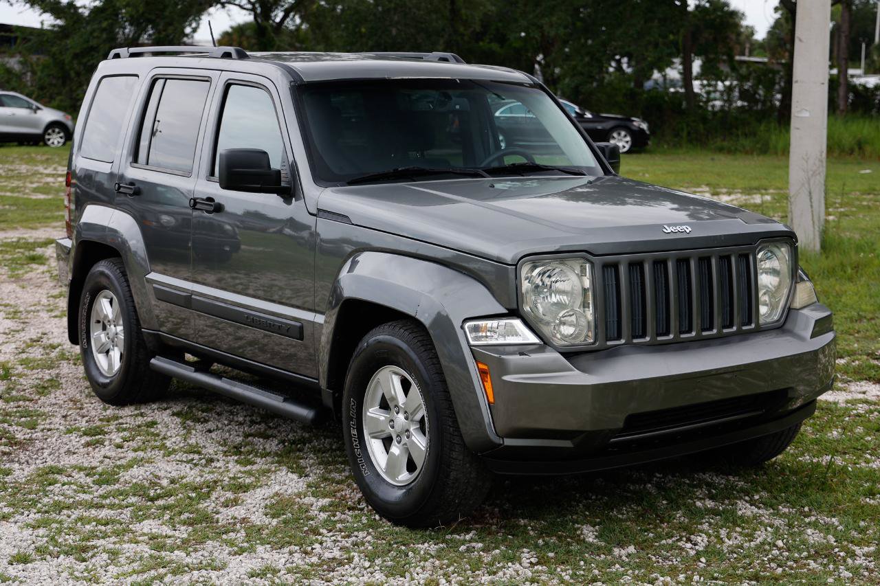 Used 2012 Jeep Liberty Sport w/ Popular Equipment Group AWD/4WD image 15