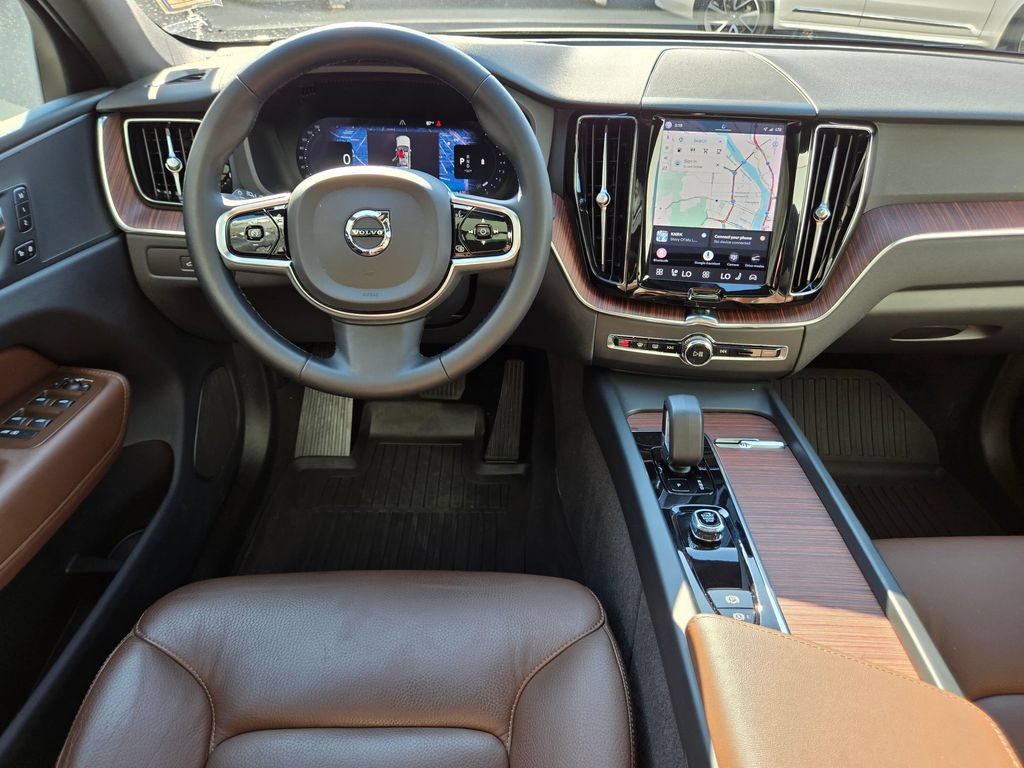Certified 2023 Volvo XC60 B5 Plus w/ Climate Package AWD/4WD image 18