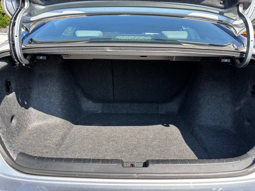 Used 2018 Honda Accord Touring image 12