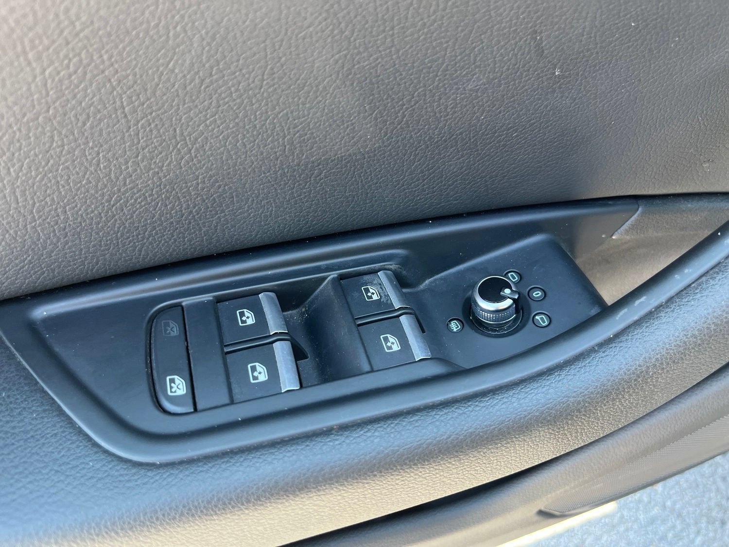 Used 2019 Audi A4 2.0T Premium w/ Convenience Package FWD image 10