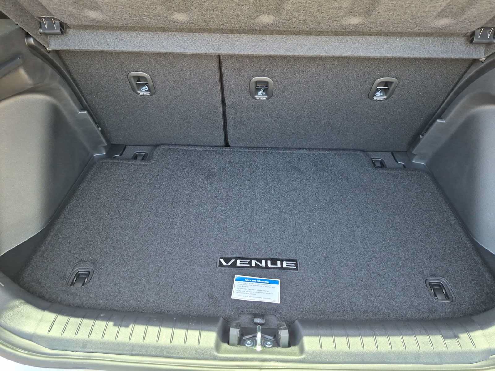 New 2026 Hyundai Venue SEL FWD image 32