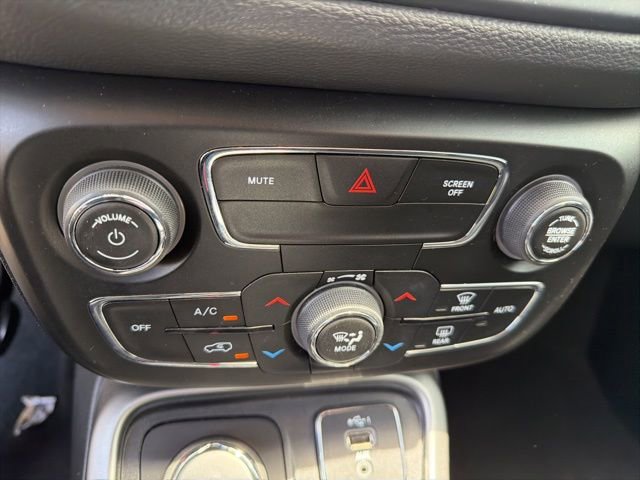 Used 2021 Jeep Compass Latitude w/ Convenience Group AWD/4WD image 18