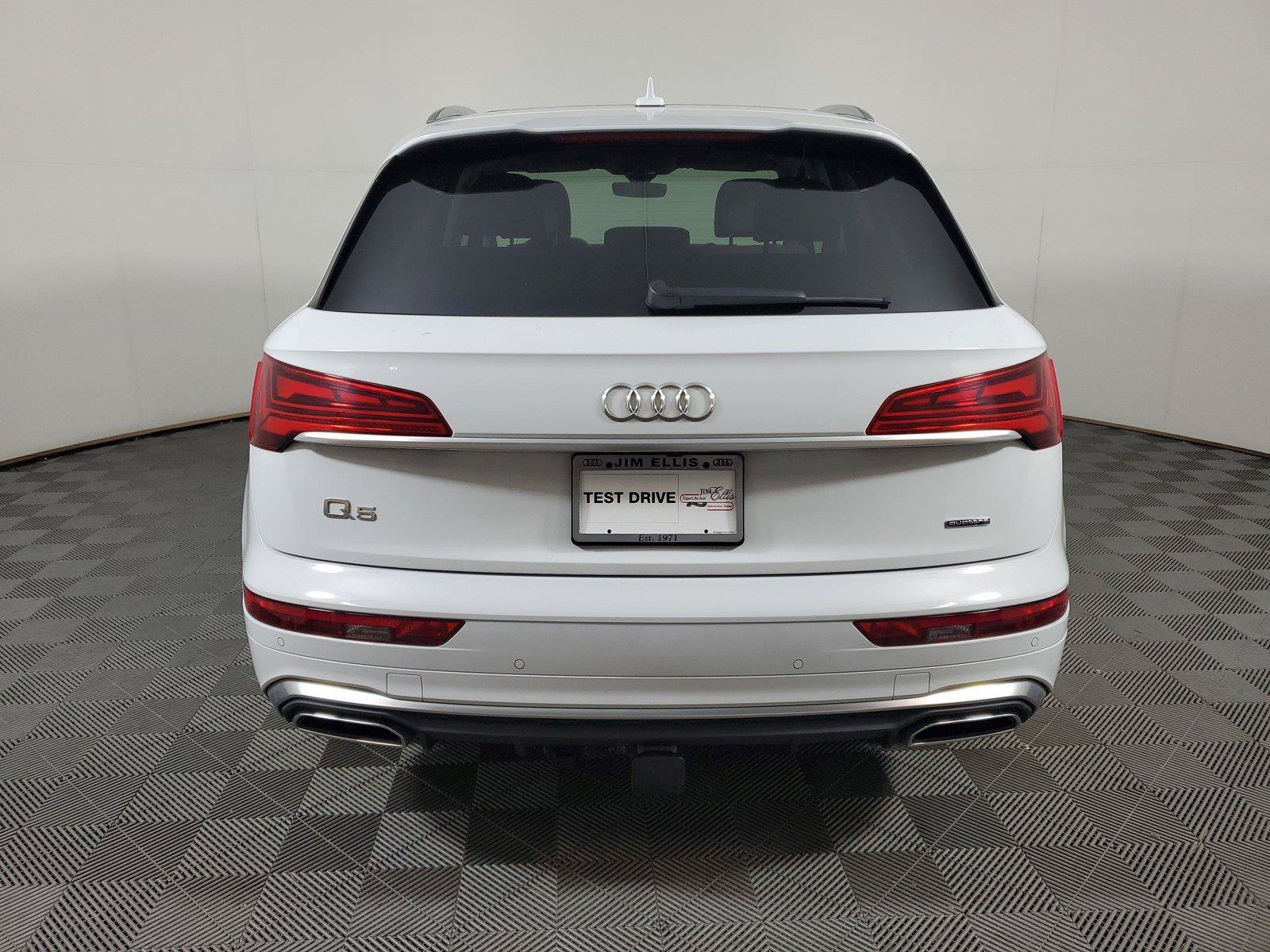 Used 2023 Audi Q5 e Prestige AWD/4WD image 5