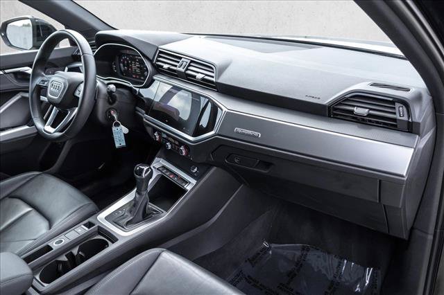 Used 2025 Audi Q3 2.0T Premium AWD/4WD image 24