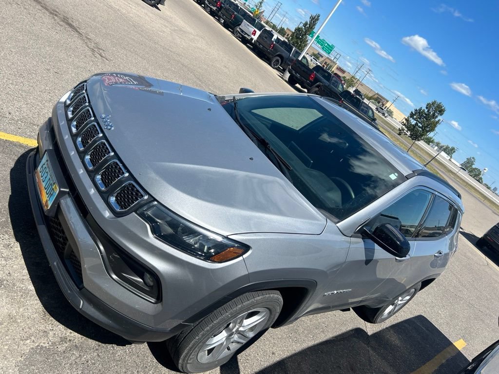 Certified 2023 Jeep Compass Latitude w/ Convenience Group AWD/4WD image 5