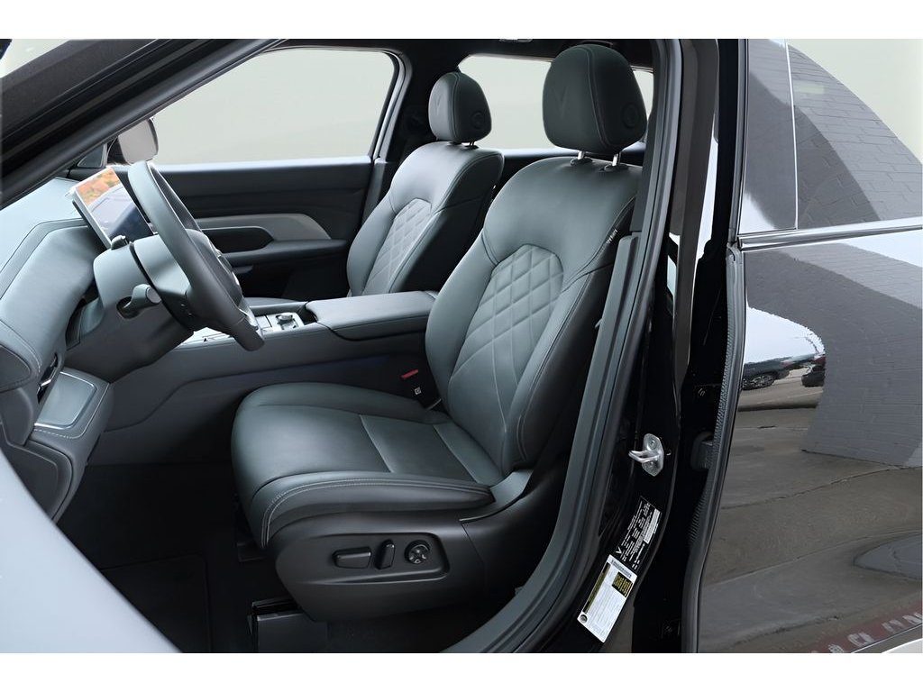 Used 2024 VinFast VF 9 Plus AWD/4WD image 17
