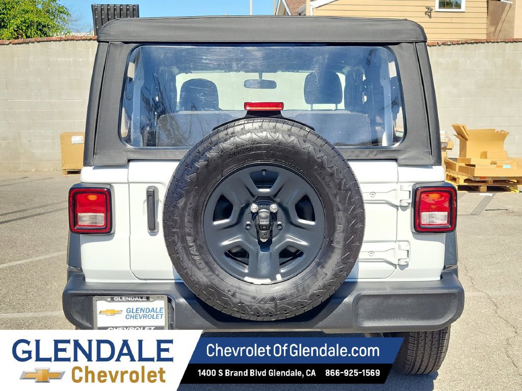 Used 2025 Jeep Wrangler Sport AWD/4WD image 4