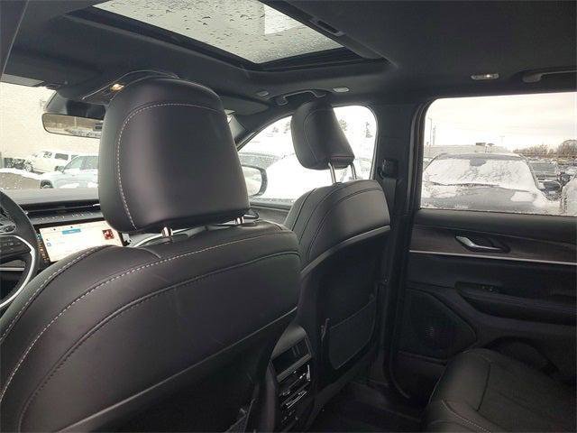 New 2026 Jeep Grand Cherokee Altitude AWD/4WD image 11