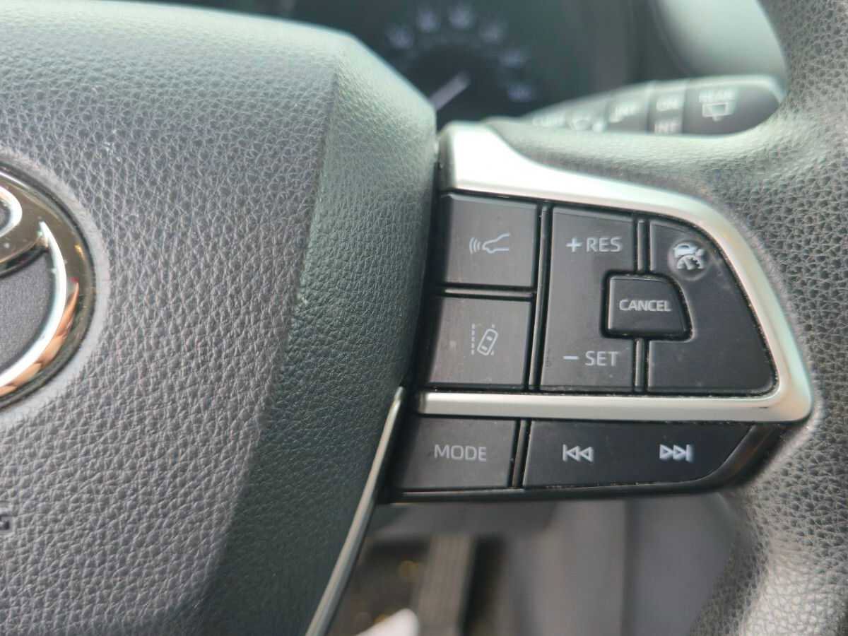Used 2021 Toyota Sienna LE image 14