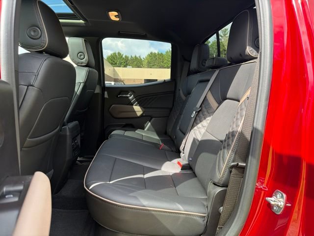 Used 2025 GMC Canyon Denali AWD/4WD image 11