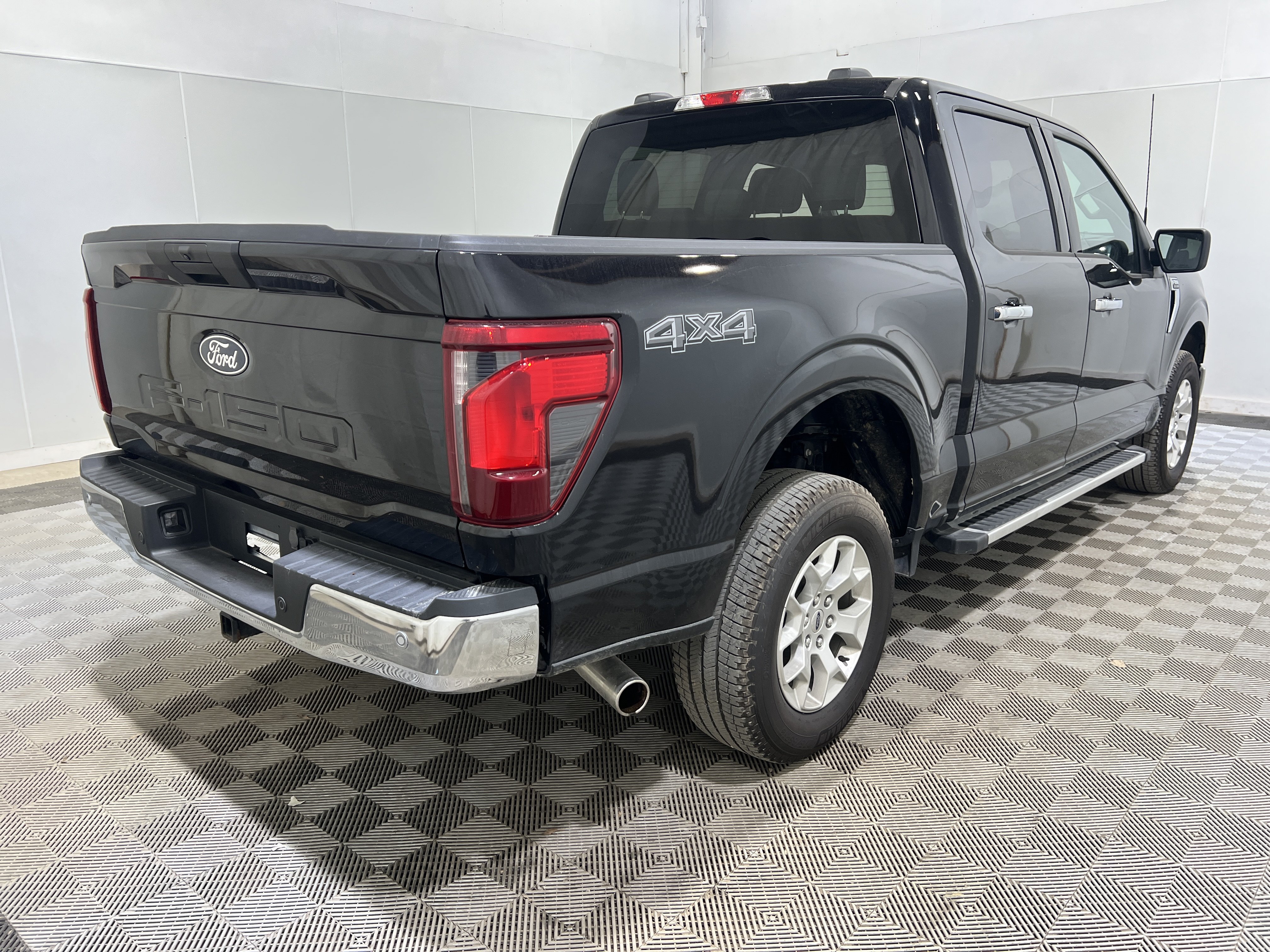 Used 2025 Ford F150 XLT w/ Equipment Group 301A Standard AWD/4WD image 3