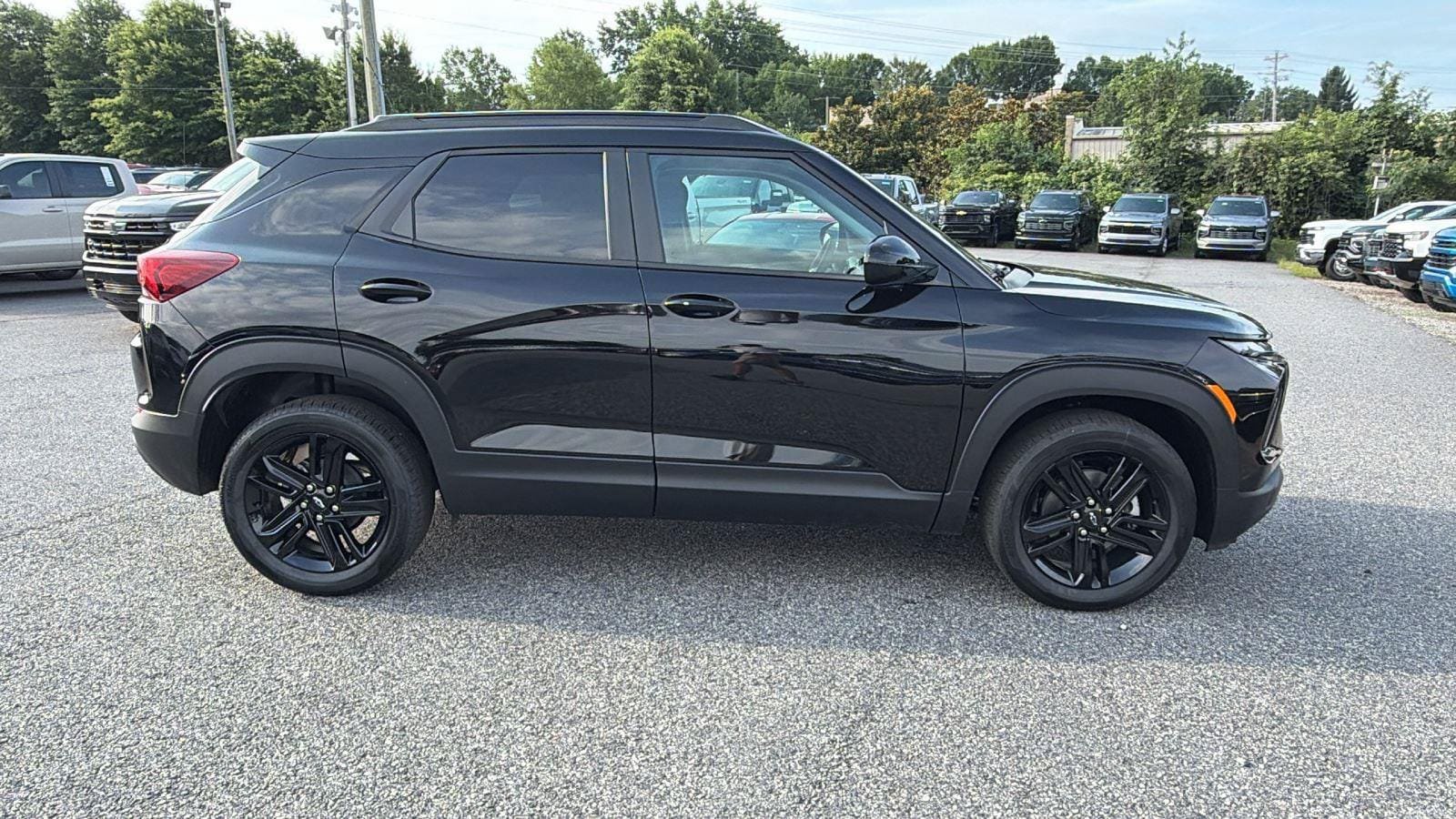 New 2026 Chevrolet TrailBlazer LT w/ Midnight Edition FWD image 7