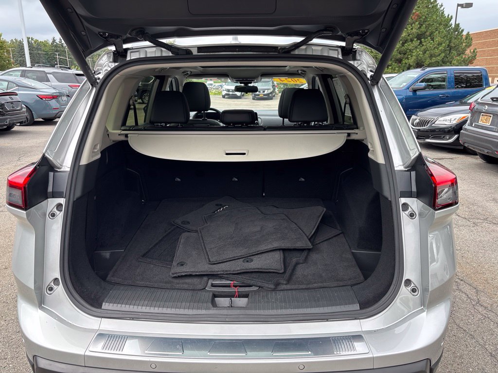 Certified 2024 Nissan Rogue SV w/ SV Premium Package AWD/4WD image 18