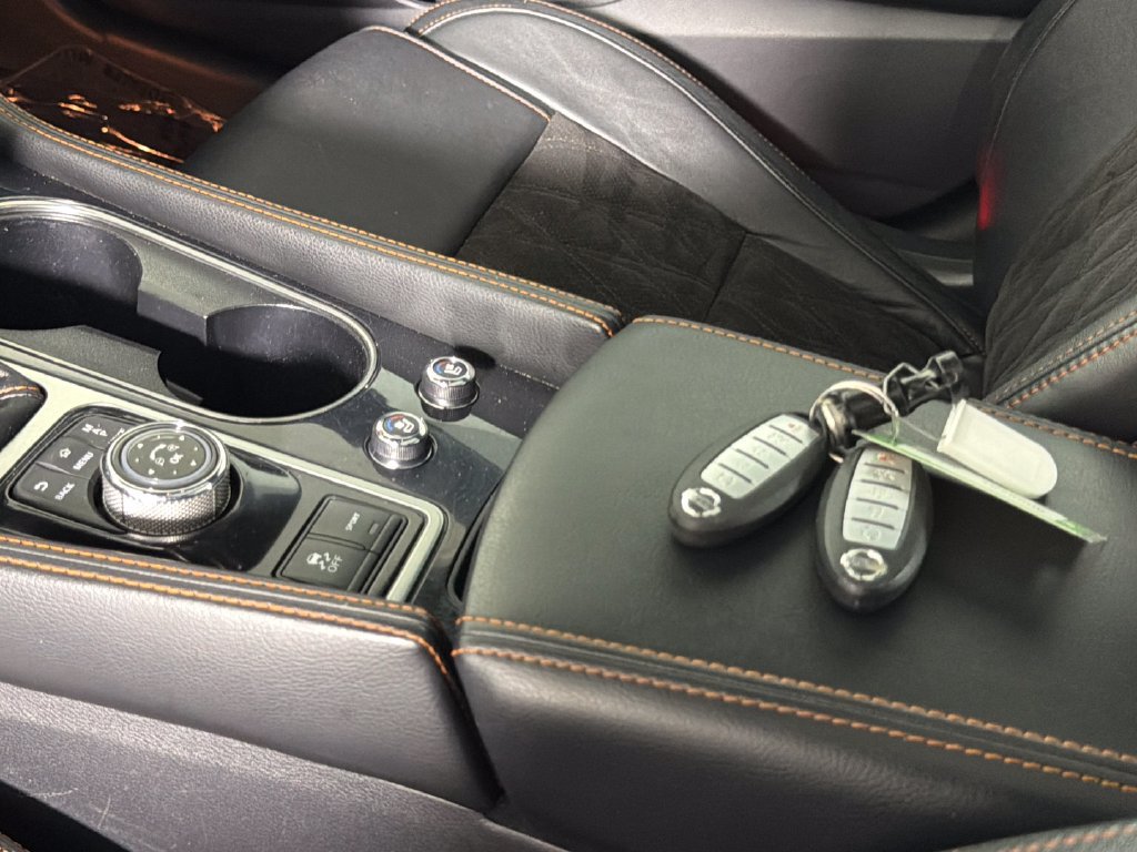 Used 2022 Nissan Maxima SR w/ Sport Mat Group FWD image 24