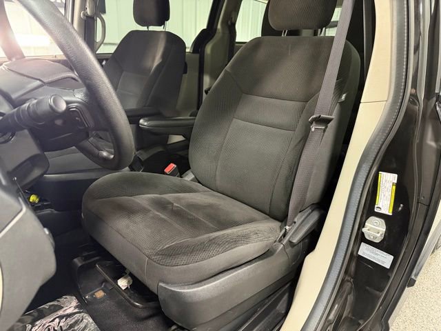 Used 2017 Dodge Grand Caravan SE image 19