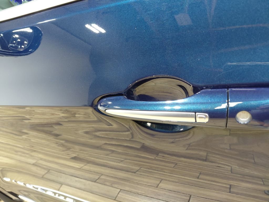 Used 2024 Chrysler Pacifica Pinnacle w/ Trailer Tow Group FWD image 32