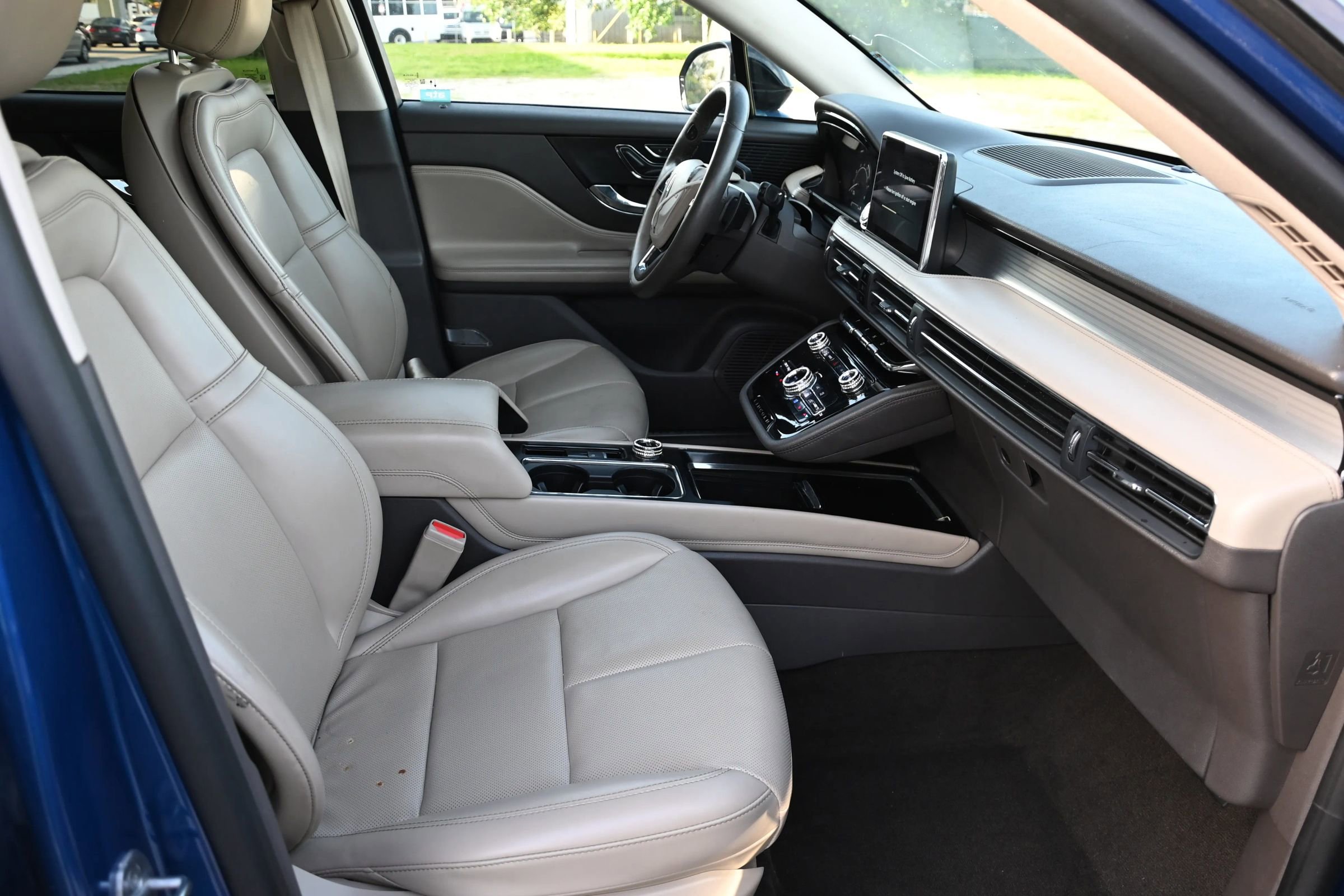 Used 2021 Lincoln Corsair AWD w/ Equipment Group 101A image 14