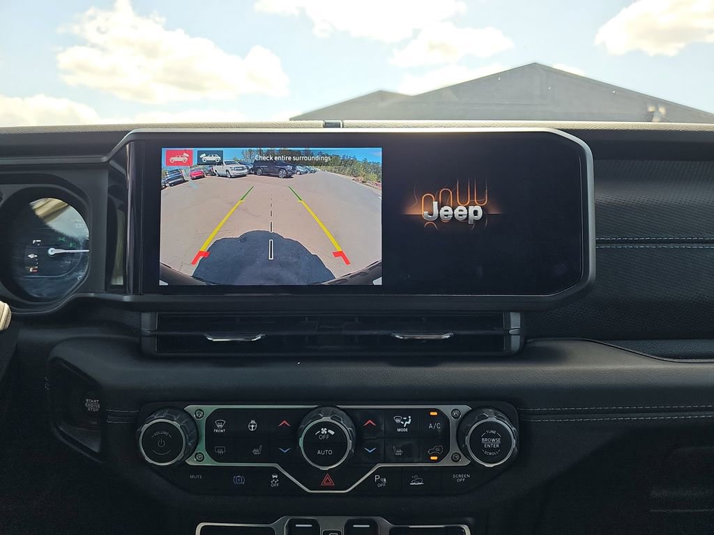 Used 2024 Jeep Wrangler Unlimited Rubicon 4xe image 28