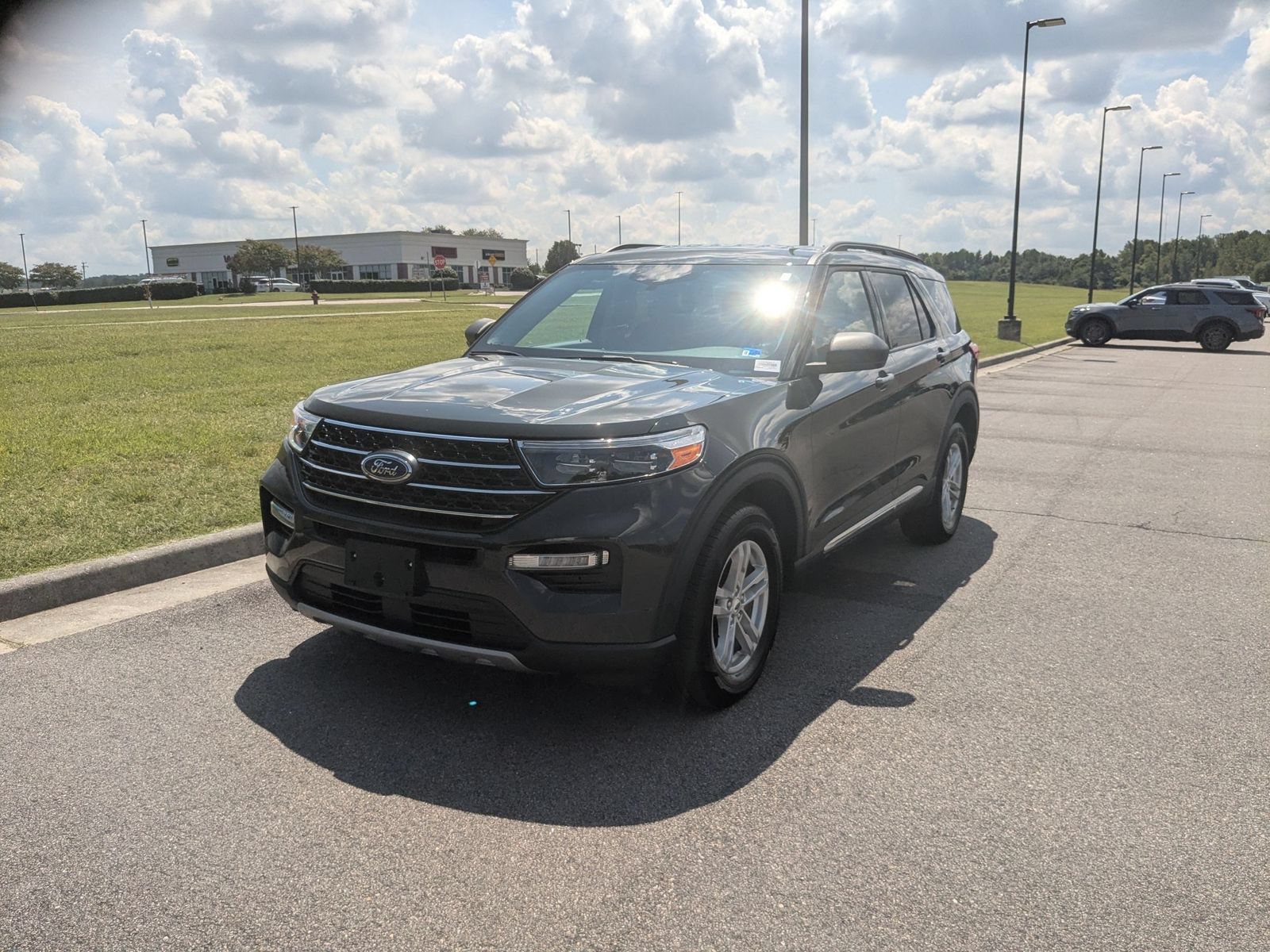 Used 2024 Ford Explorer XLT w/ Equipment Group 202A AWD/4WD image 7