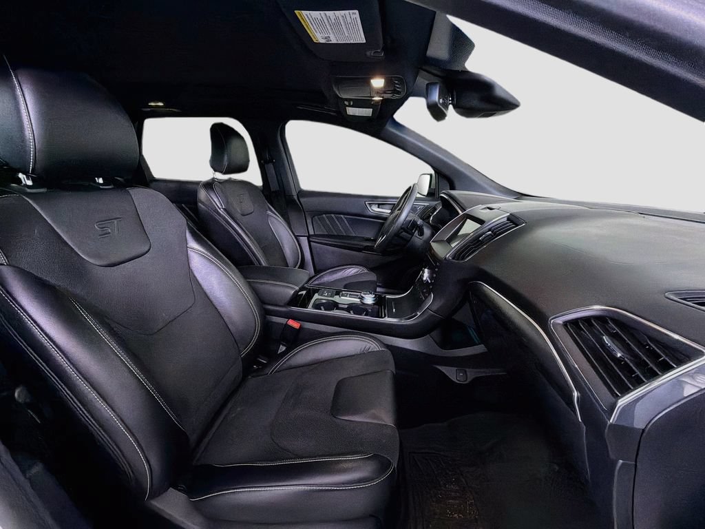 Used 2019 Ford Edge ST w/ Equipment Group 401A AWD/4WD image 33