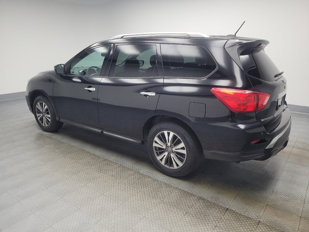 Used 2017 Nissan Pathfinder SL image 3