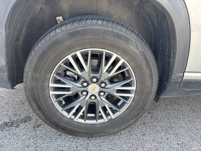 Used 2024 Chevrolet Traverse LT FWD image 24