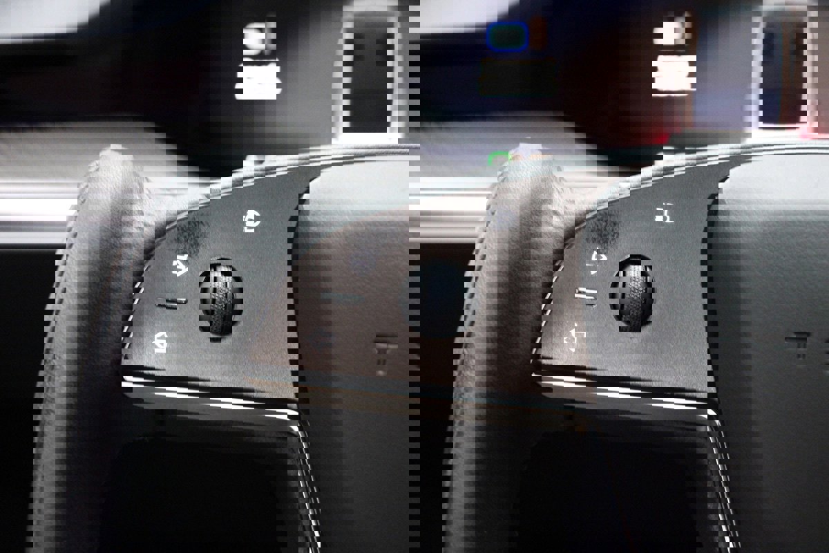 Used 2022 Tesla Model X Plaid image 29