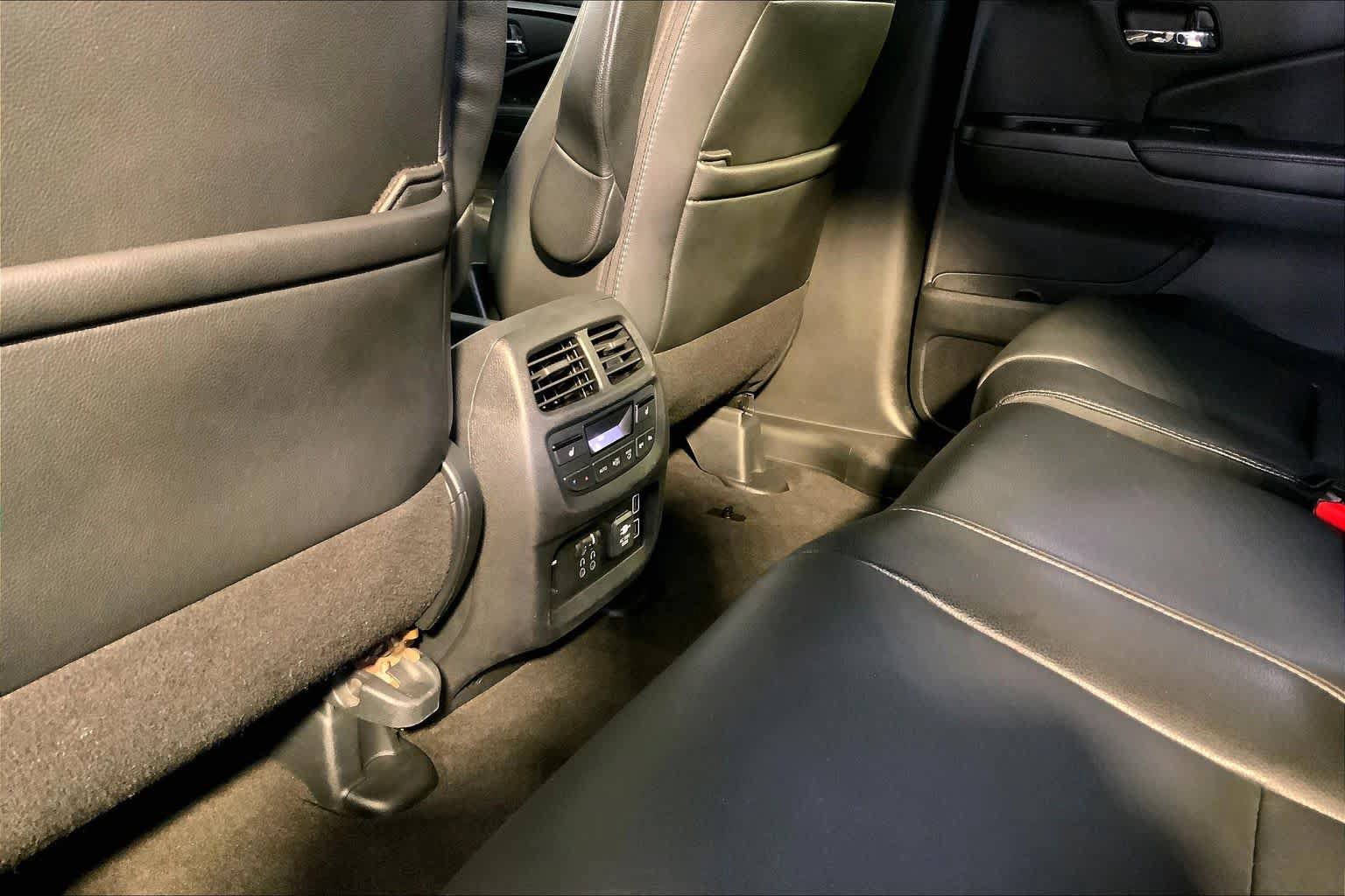 Used 2019 Honda Pilot Touring image 35