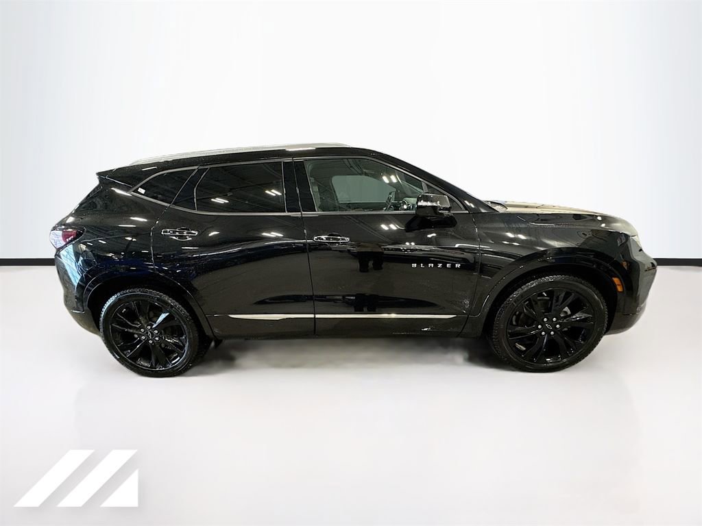 Used 2019 Chevrolet Blazer Premier w/ Sun and Wheels Package image 4