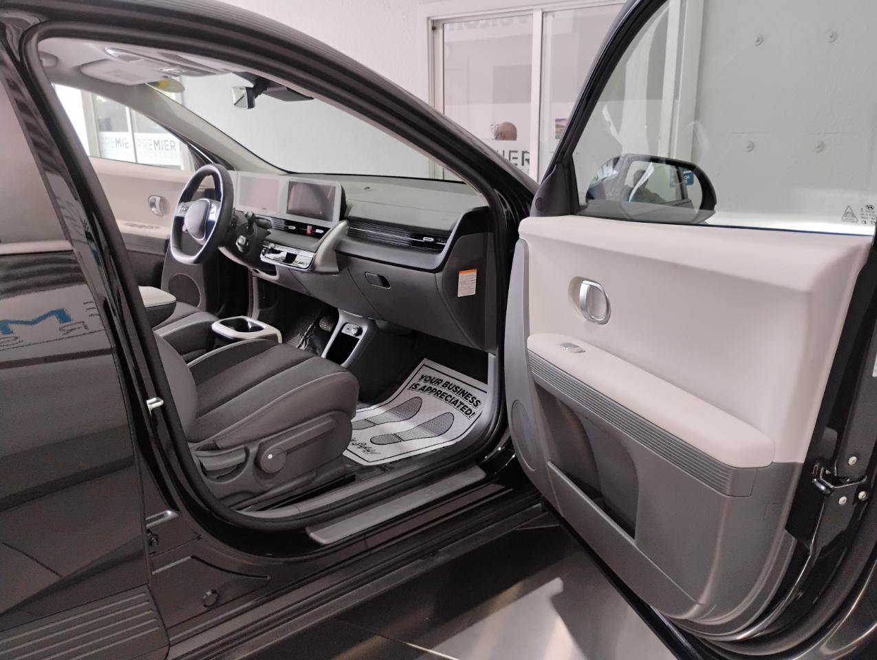 Used 2024 Hyundai Ioniq 5 SEL RWD image 50