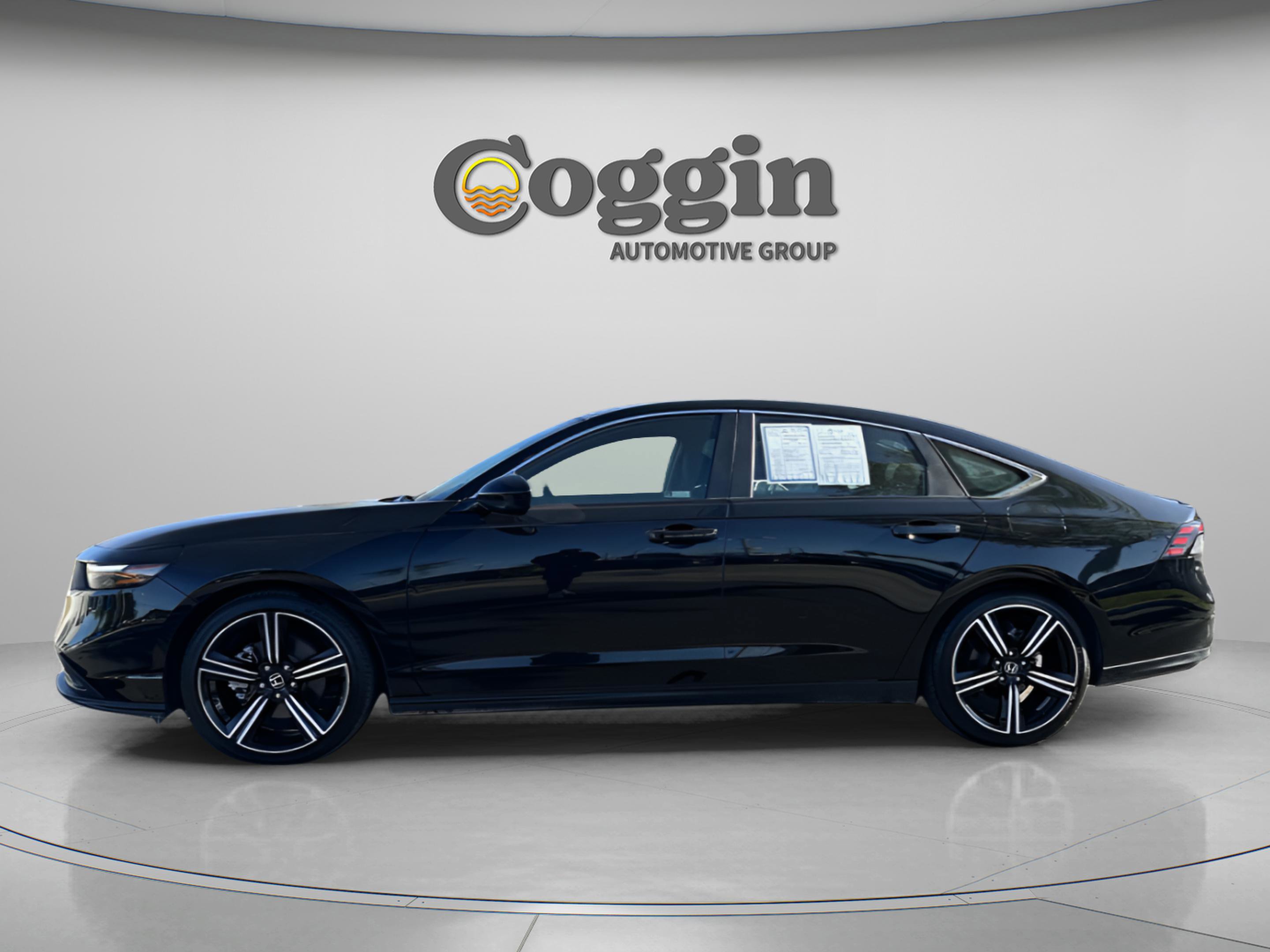 Used 2023 Honda Accord Sport image 3