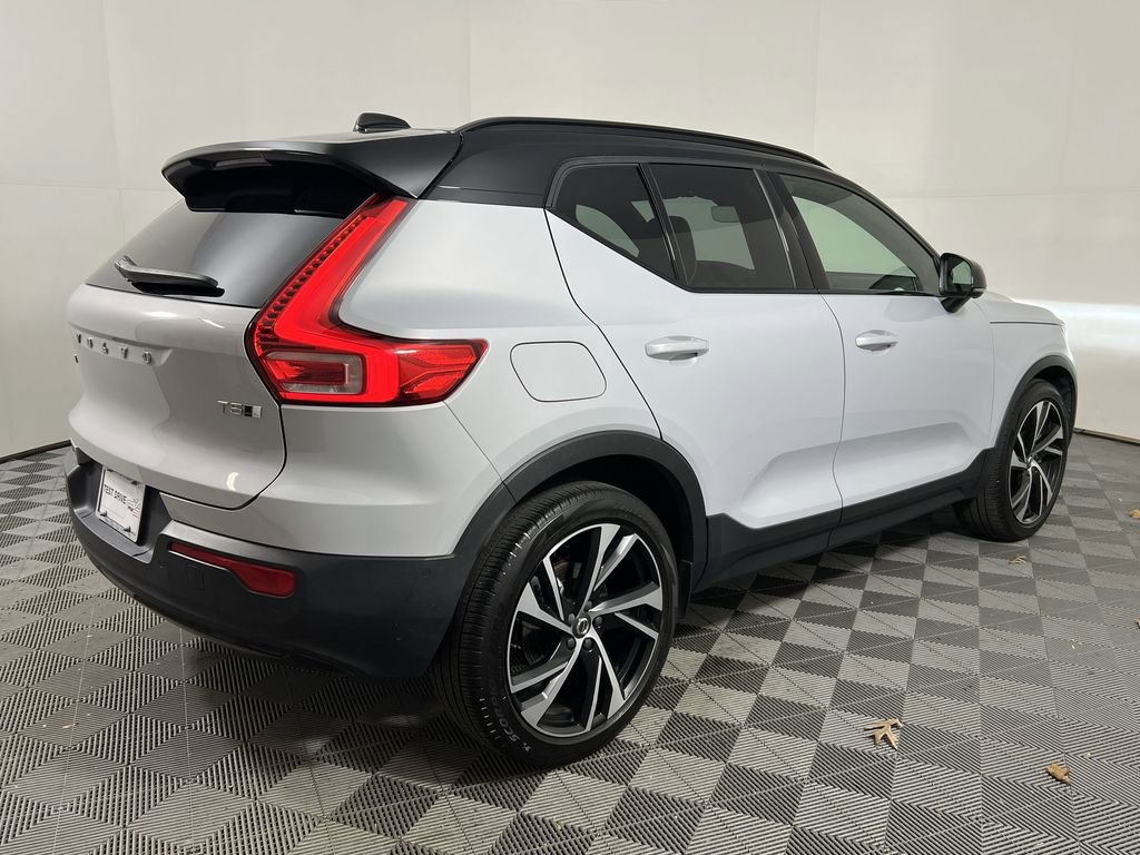 Used 2021 Volvo XC40 T5 R-Design w/ Advanced Package image 8