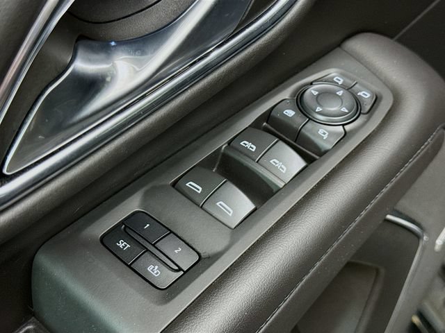 Used 2022 Chevrolet Tahoe LT w/ Luxury Package AWD/4WD image 19