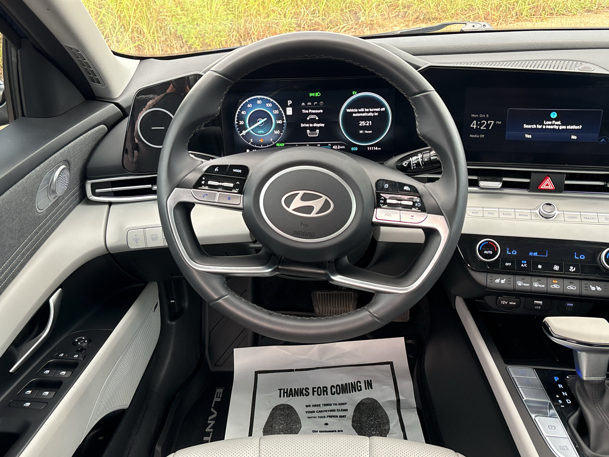 Used 2025 Hyundai Elantra Limited FWD image 16