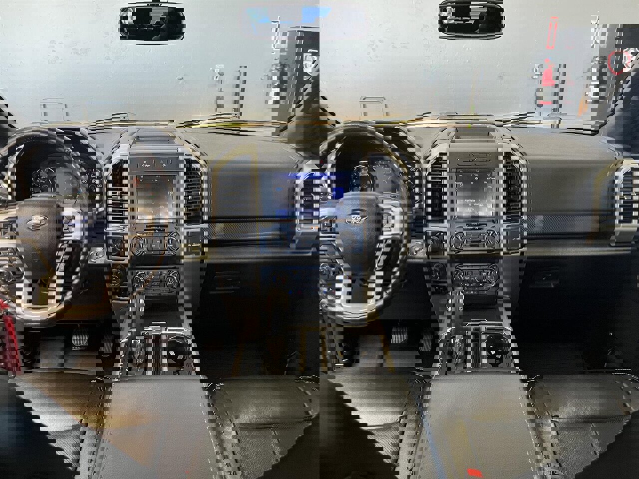 Used 2019 Ford F150 Lariat image 31