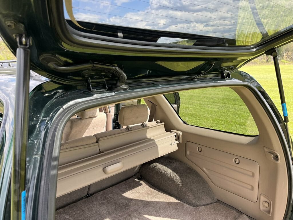 Used 2001 Toyota 4Runner SR5 AWD/4WD image 50