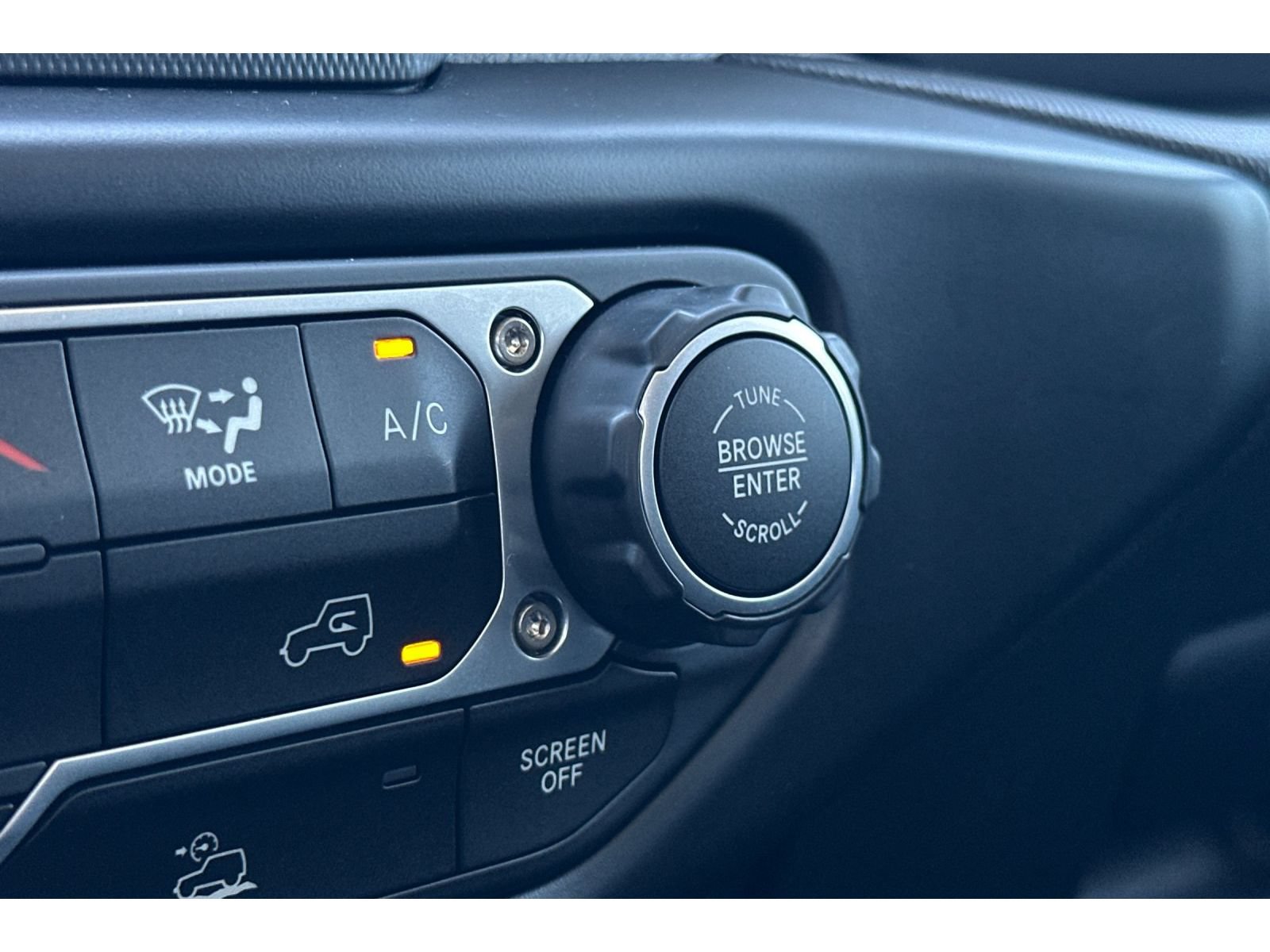 Used 2022 Jeep Gladiator Sport AWD/4WD image 29