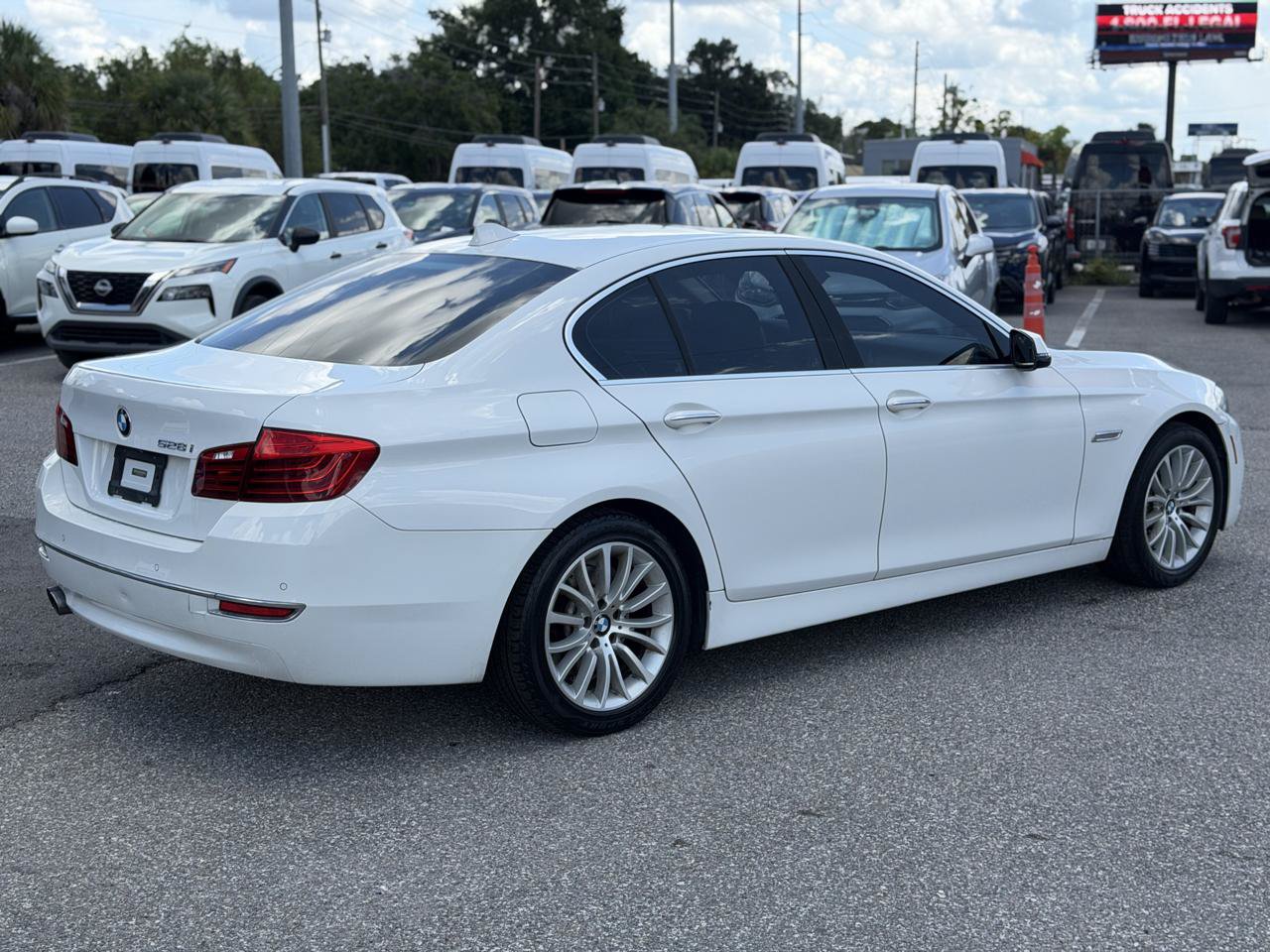 Used 2014 BMW 528i Sedan RWD image 4
