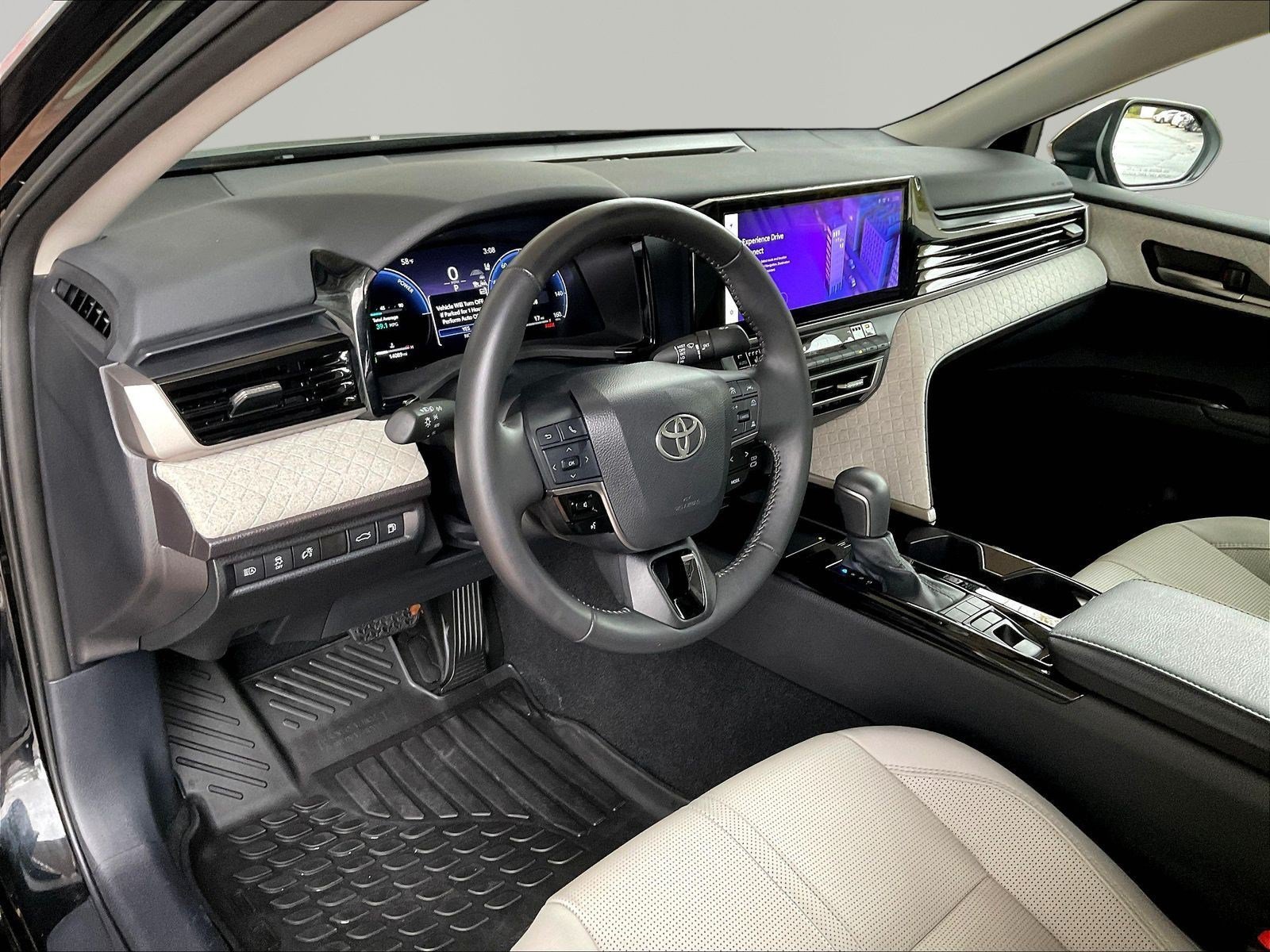Used 2025 Toyota Camry XLE AWD/4WD image 17