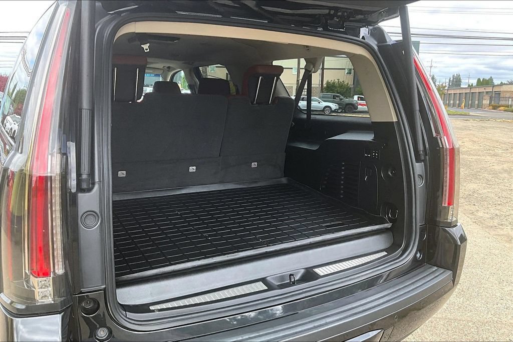 Used 2019 Cadillac Escalade ESV Premium Luxury w/ LPO, Escalade Noir Package AWD/4WD image 36