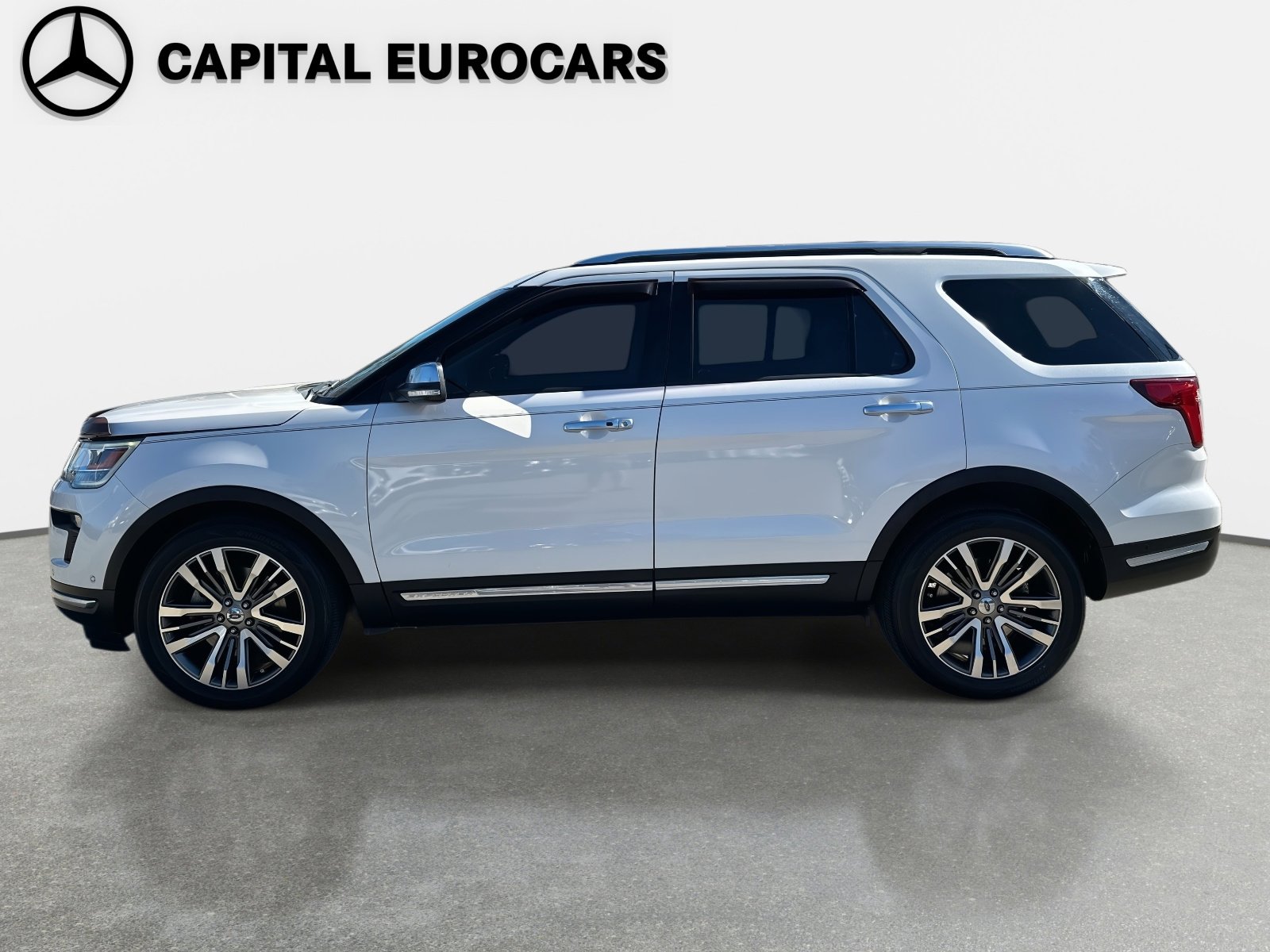 Used 2018 Ford Explorer Platinum image 2