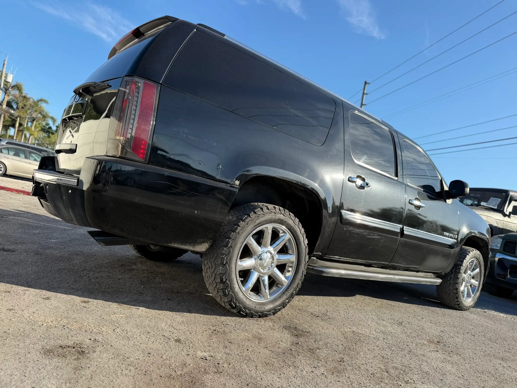 Used 2007 GMC Yukon XL Denali AWD/4WD image 3